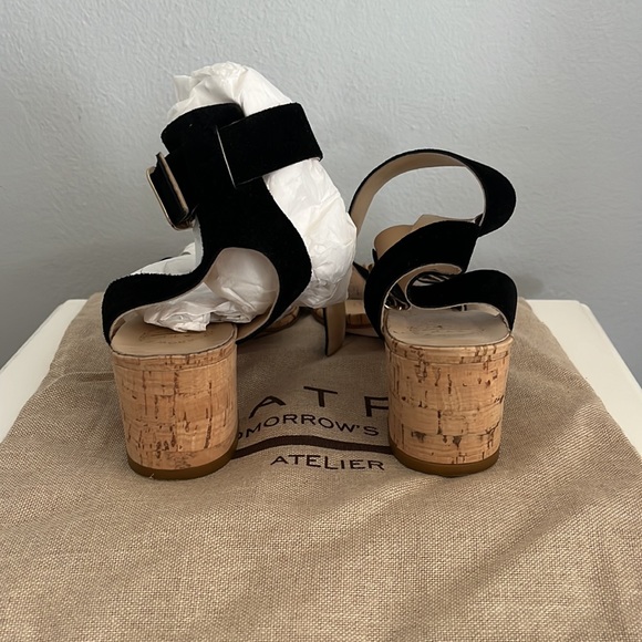 Sandals - Picture 2 of 5